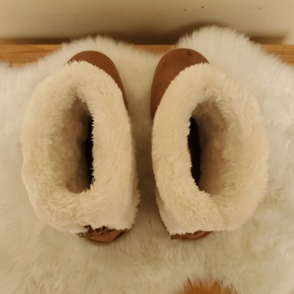 Makalu Halana Furry White and Brown Boots Size 8M